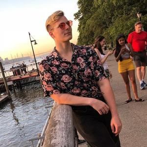 Meet your Posher, Zach